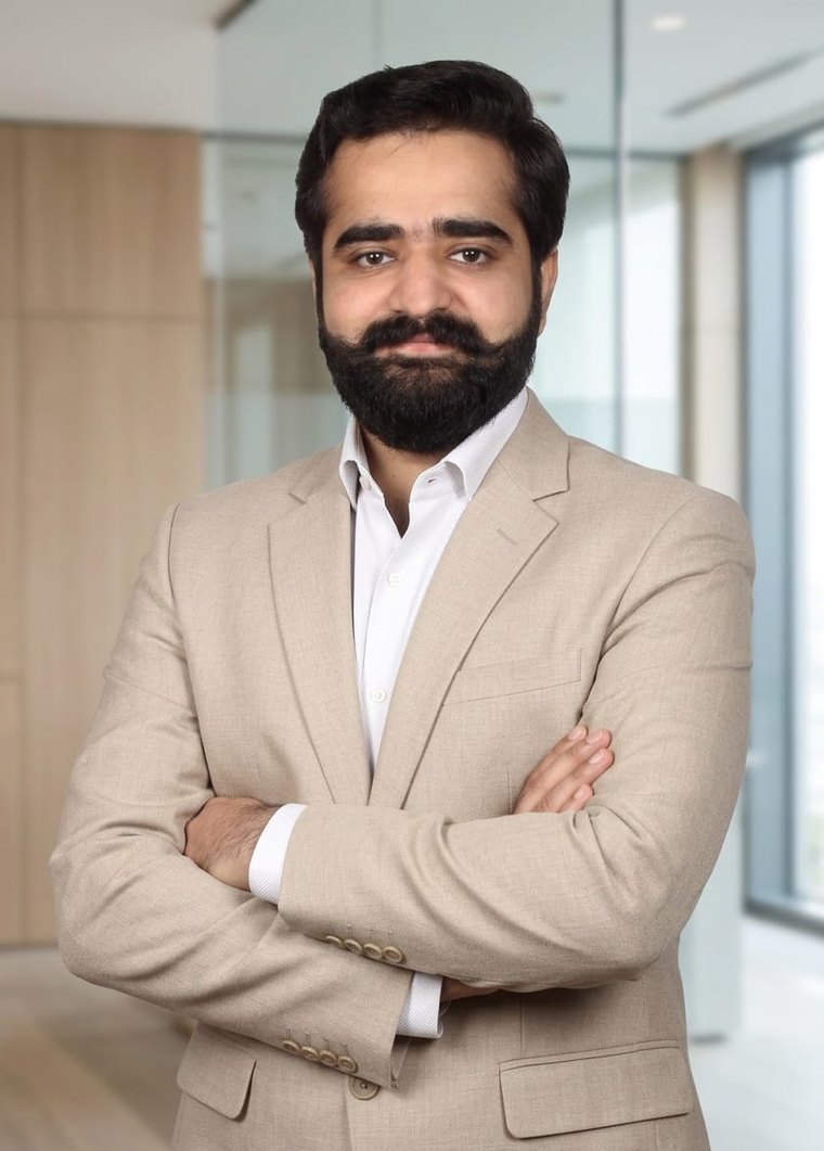 Dhruvesh R Rupareliya, founder of Rupareliya Wealth and AMFI Registered Mutual Fund Distributor